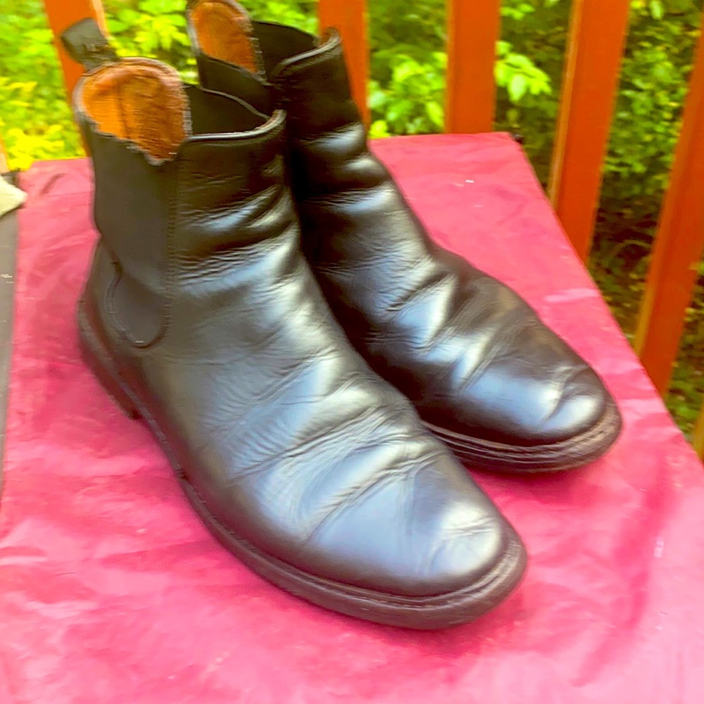 Frye boots rarely worn kept in great condition